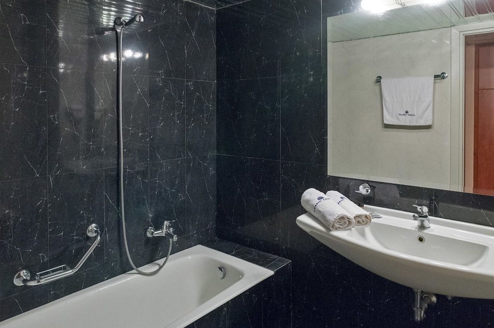 Triple Room - Photo 8