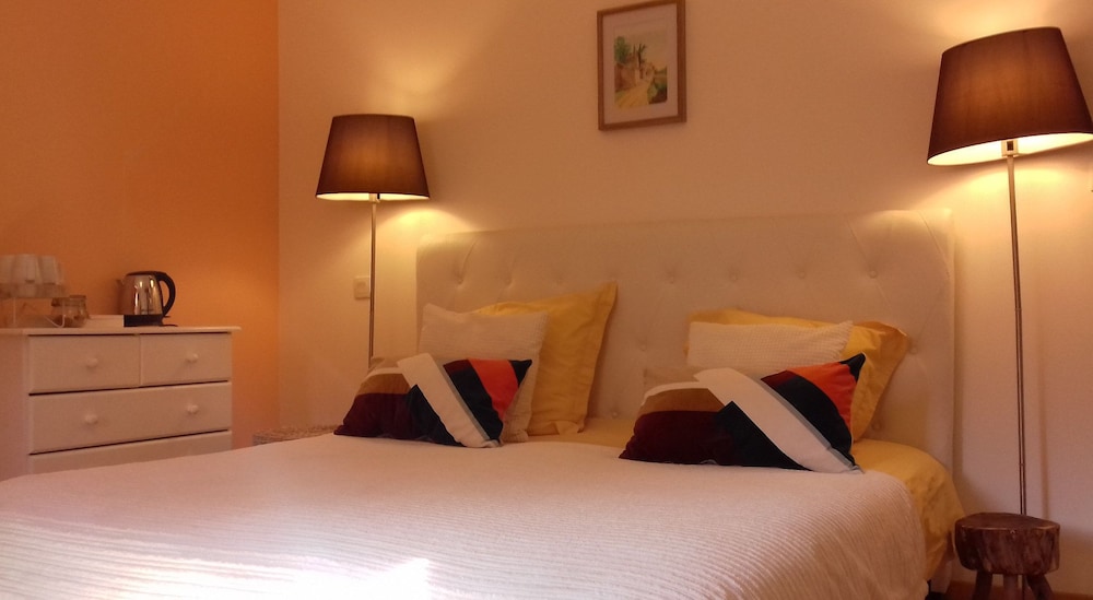 Double Room (Orange) photo 1