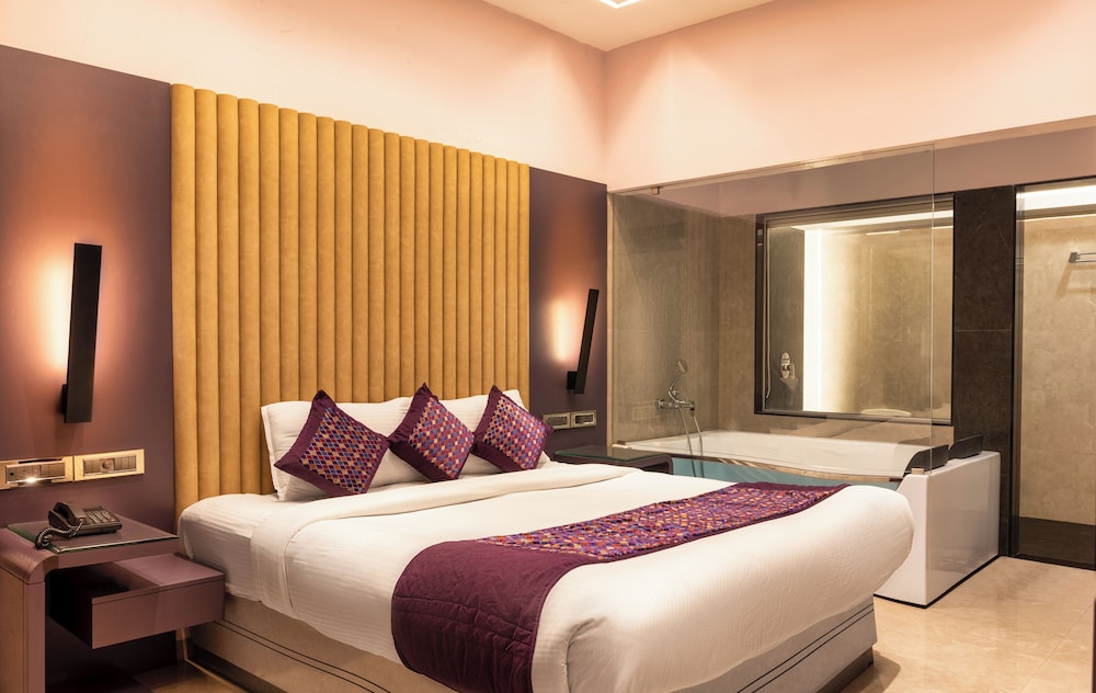 Presidential Studio Suite, Air conditioning, City View