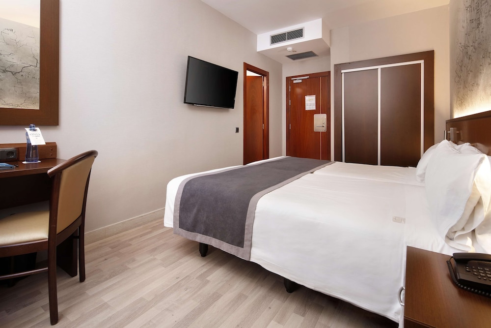 Double or Twin Room photo 3