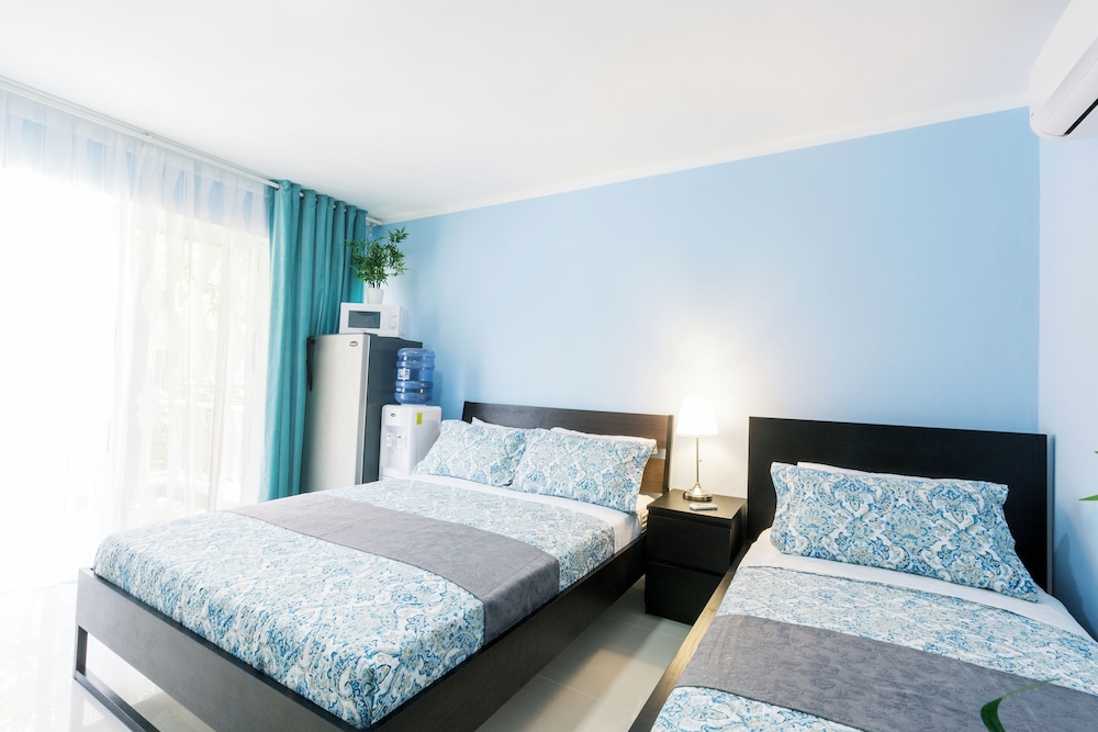 Deluxe Studio, Balcony, Pool View
