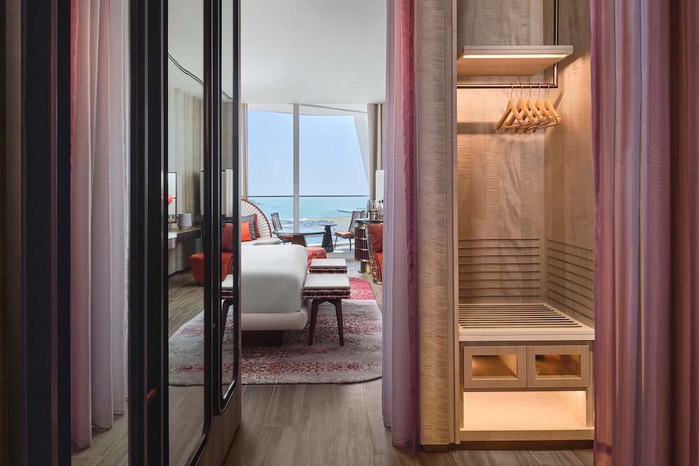 Premier Room, 1 King Bed, Sea View