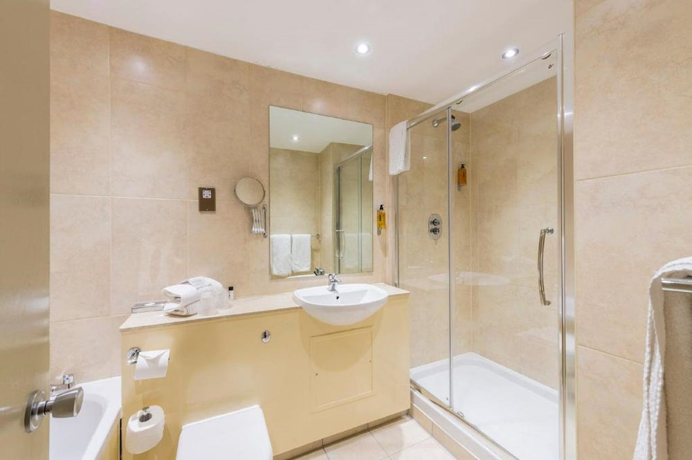 Room, 1 King Bed, Accessible, Non Smoking (Mob,Tub w/Grab Bars) - Photo 4