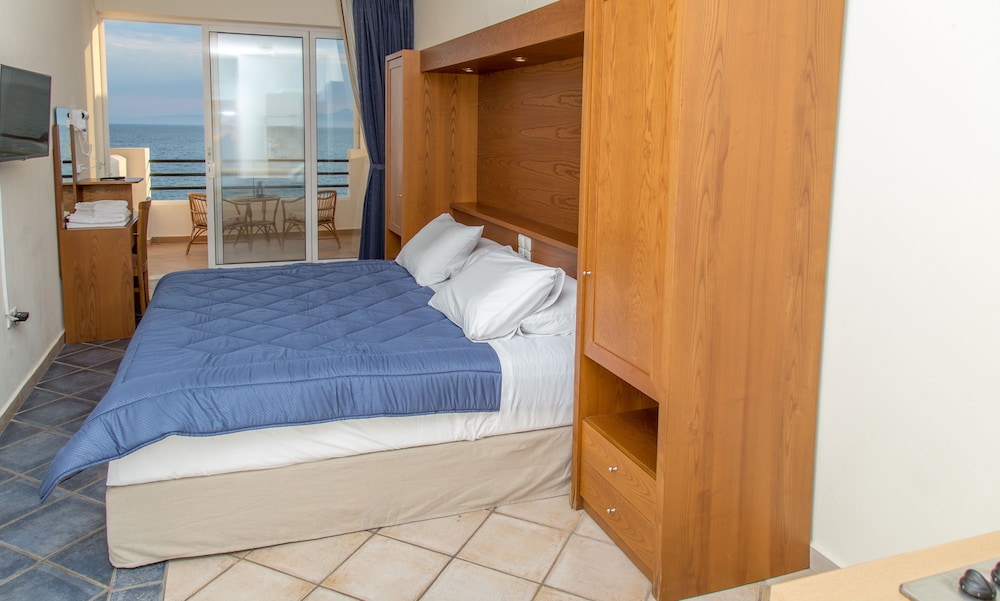 One Bedroom Apartment, Sea View photo 2