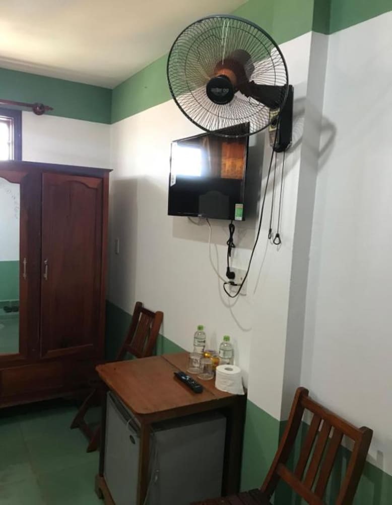 Standard Triple Room - Photo 8