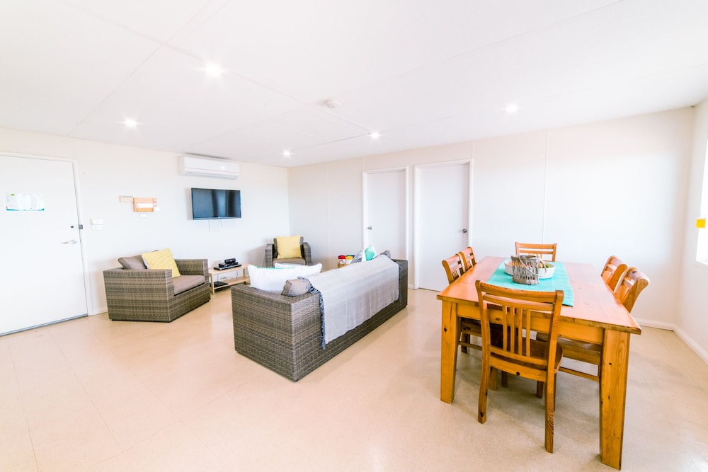 Cabin, 3 Bedrooms, Ocean View, Beachfront photo 3