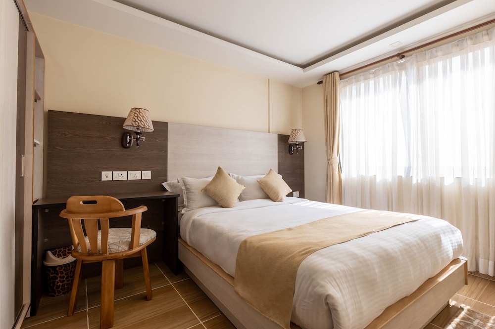 2 BHK Standard Queen Apartment photo 1