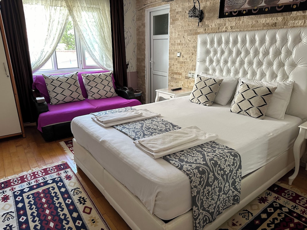 Double Room, 1 King Bed