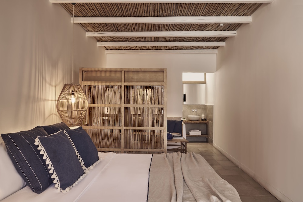 Deluxe Room - Photo 1