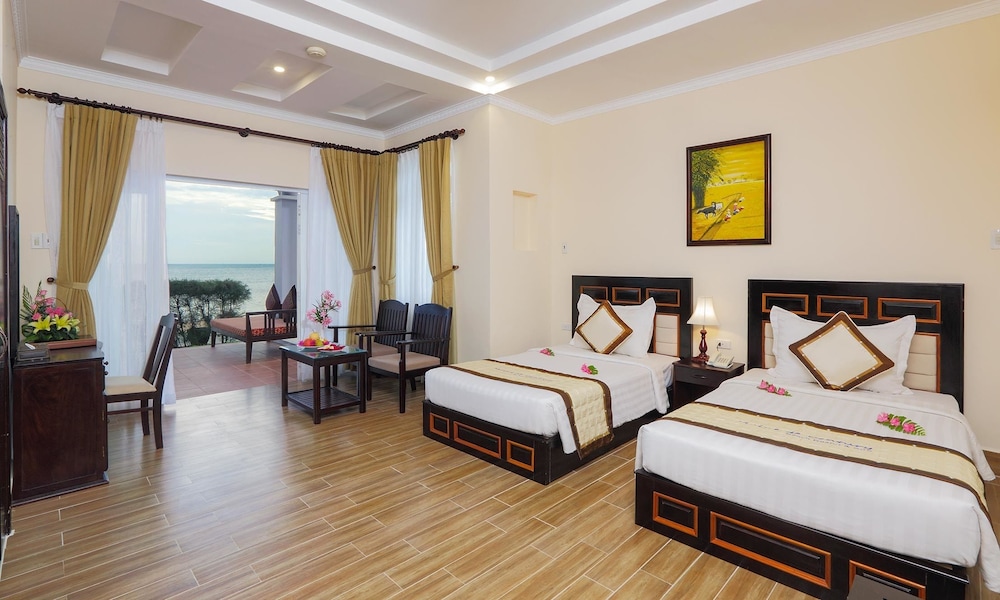 Villa, Beachfront - Photo 6