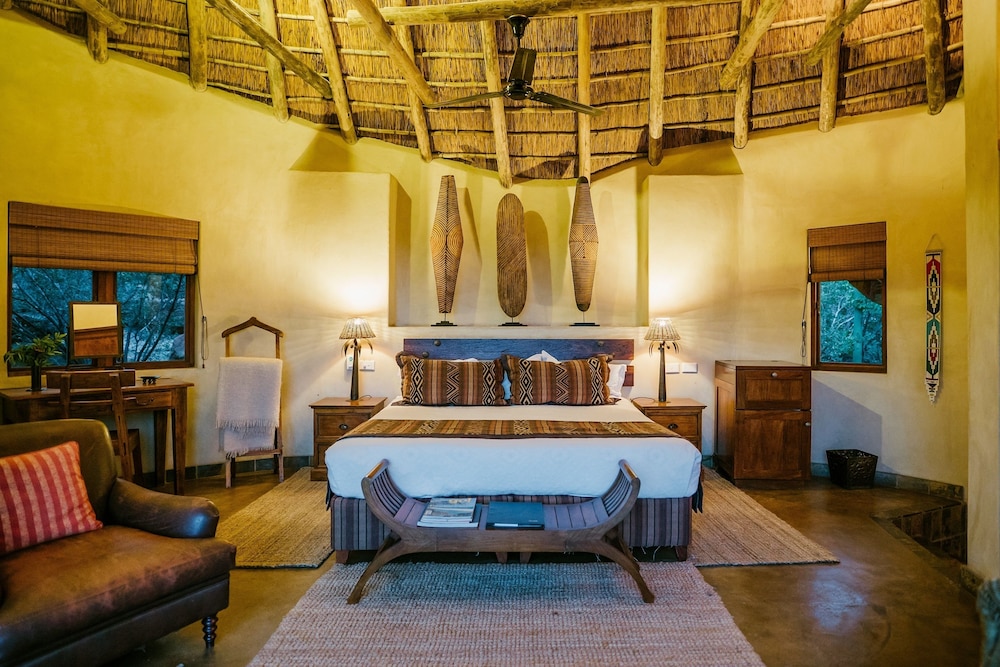 Exclusive Suite, 1 King Bed photo 1