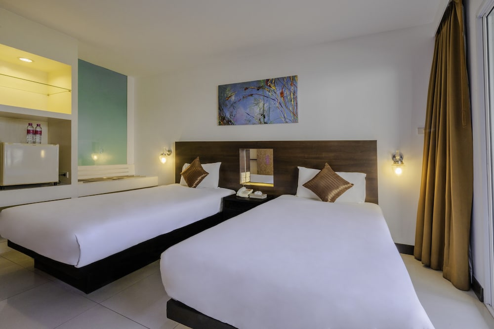 Deluxe Double or Twin Room photo 3
