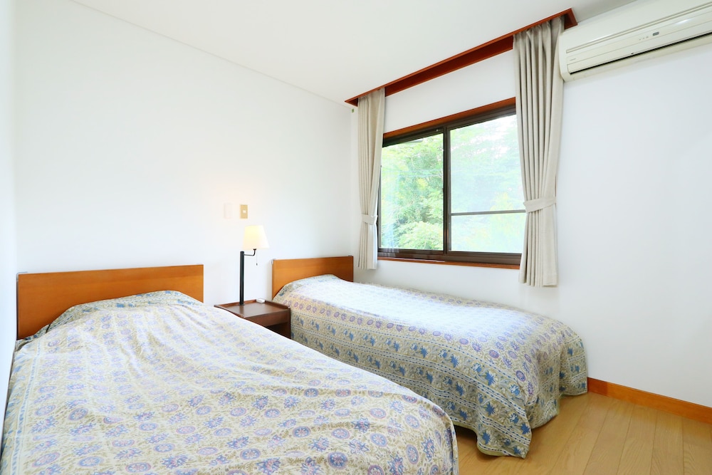 Twin Room, Mountain View