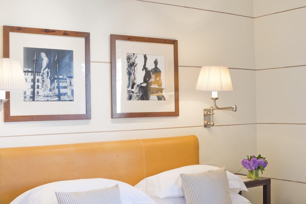 Gallery Room photo 3