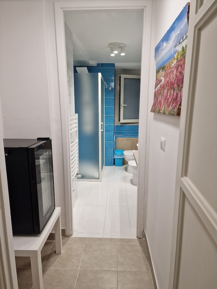 Deluxe Room - Photo 10