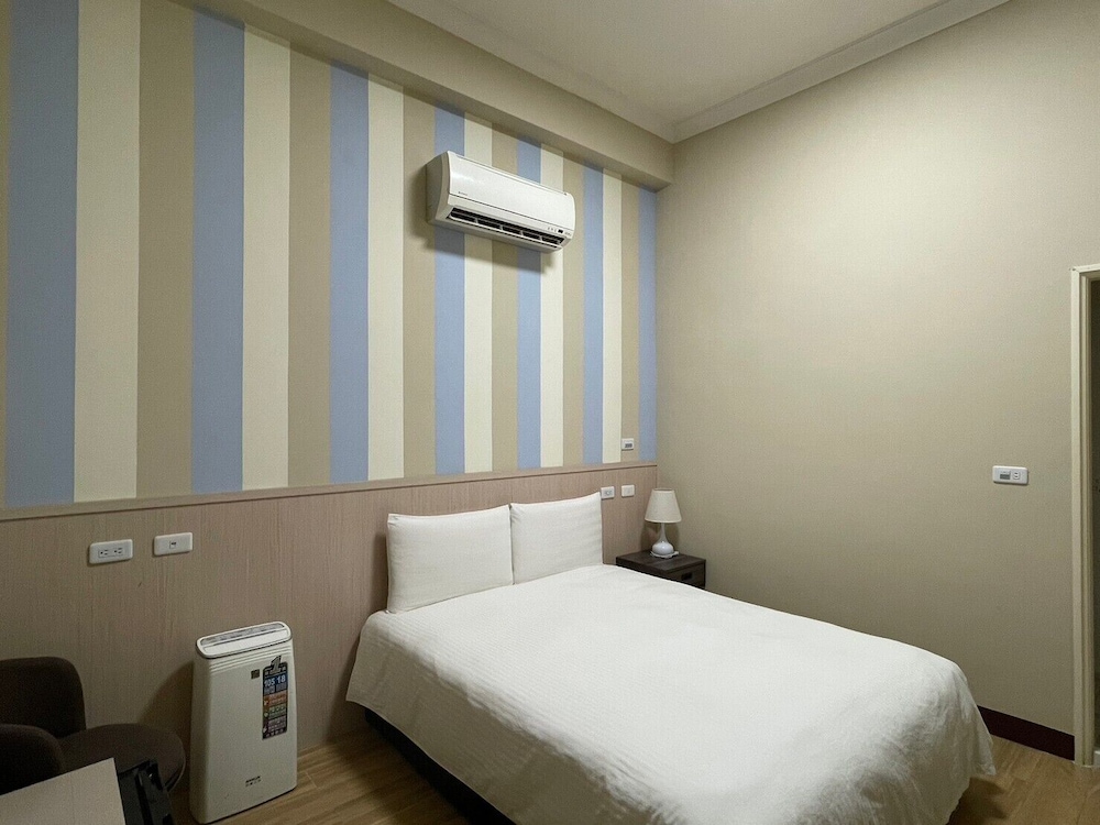 Economy Double Room photo 2