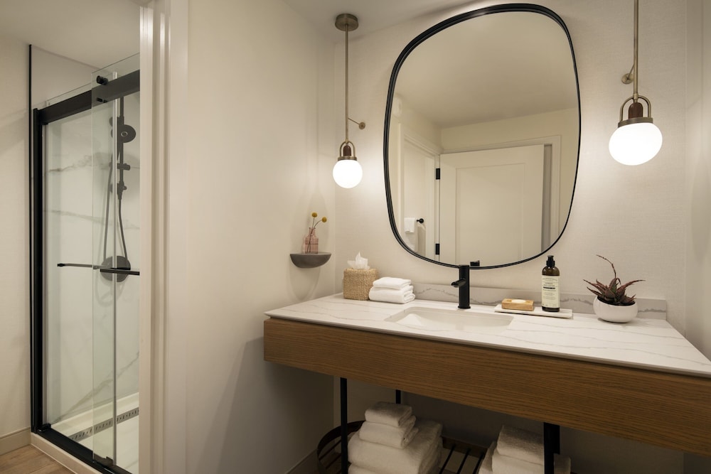 Standard Suite, 1 Bedroom - Photo 2