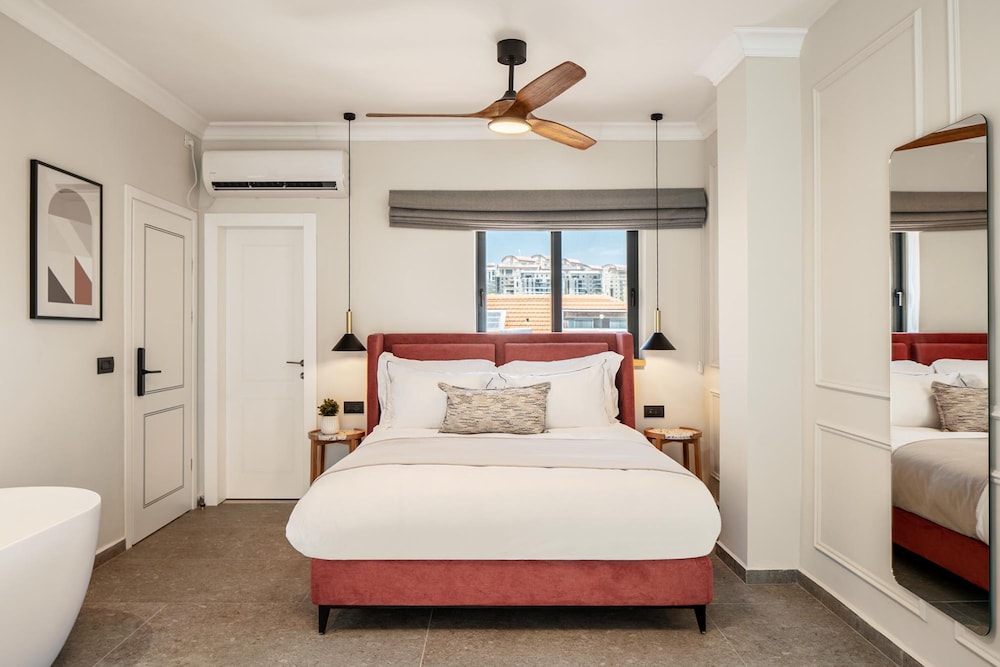 King Suite - Photo 3