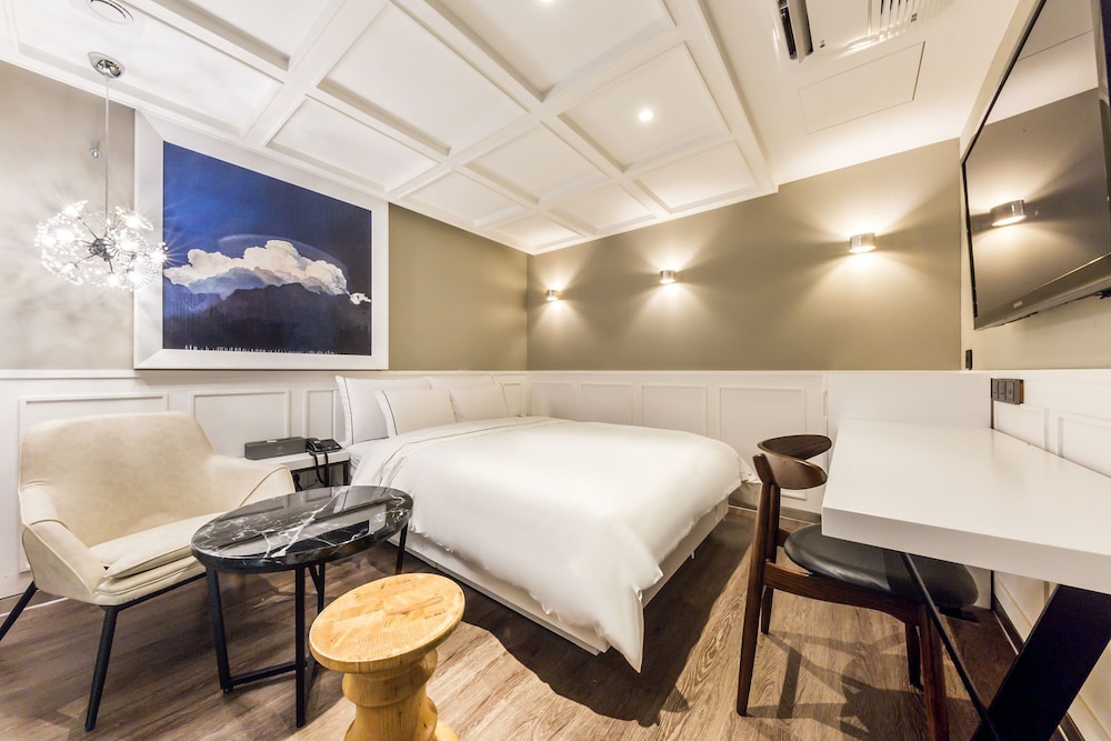 Deluxe Room - Photo 8