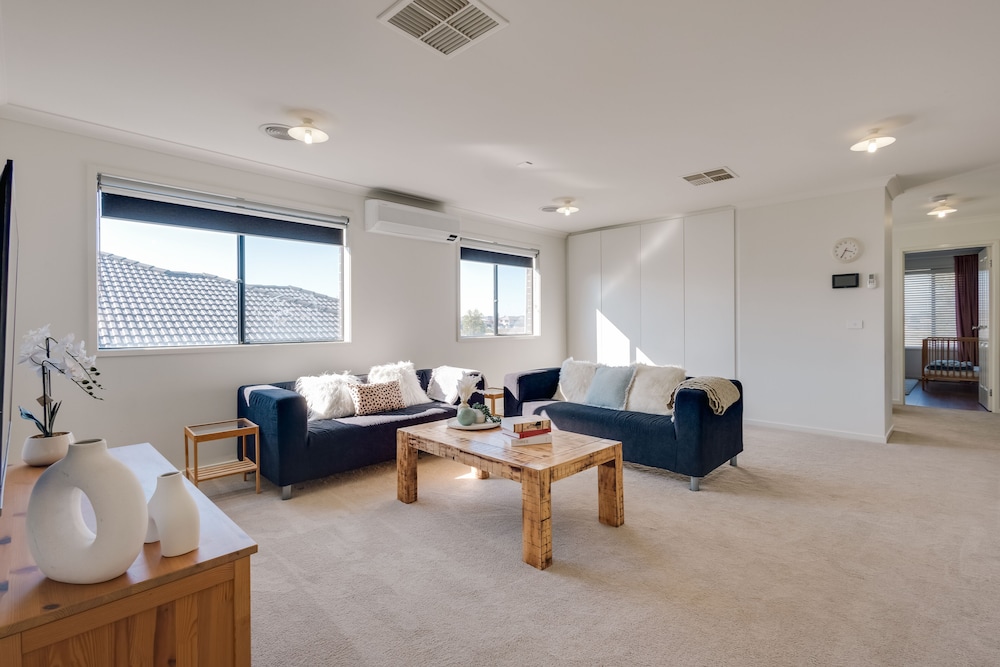 Exclusive House photo 1