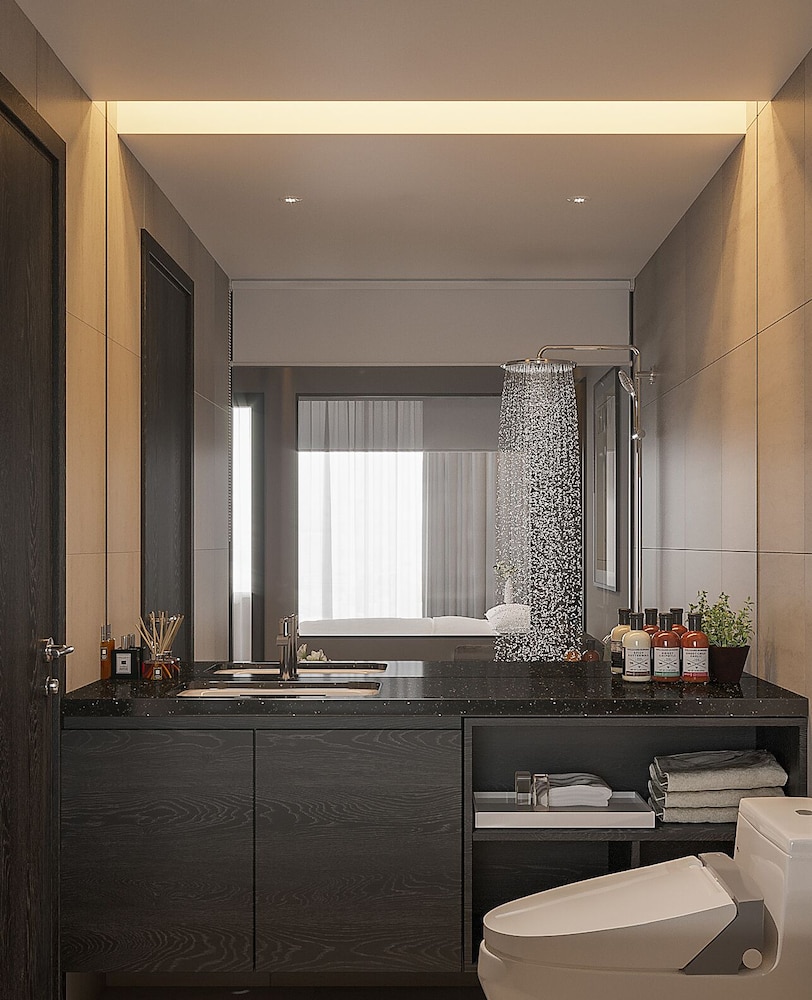 Superior King 2 Bedroom - Photo 10