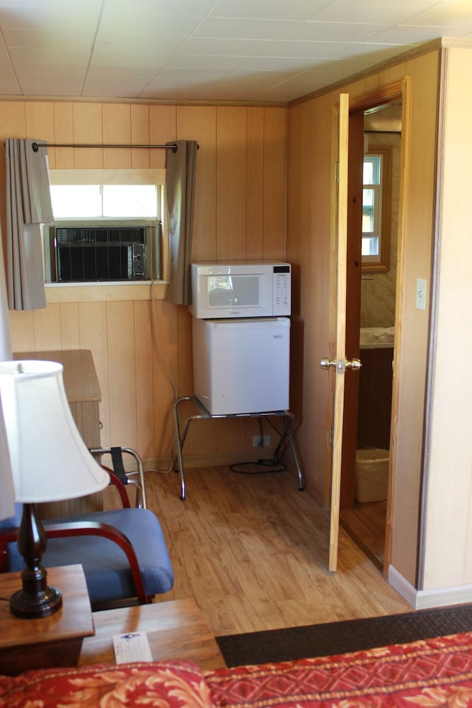 Basic Cabin, 1 Double Bed photo 2