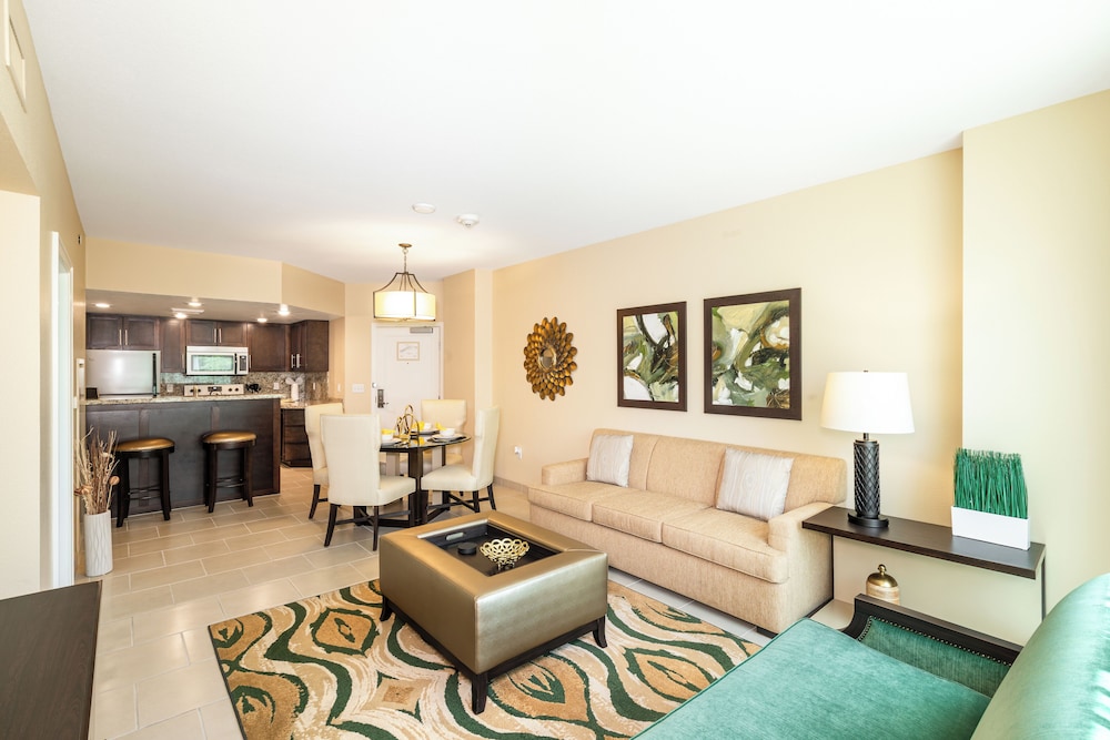 One Bedroom Suite thumbnail 5