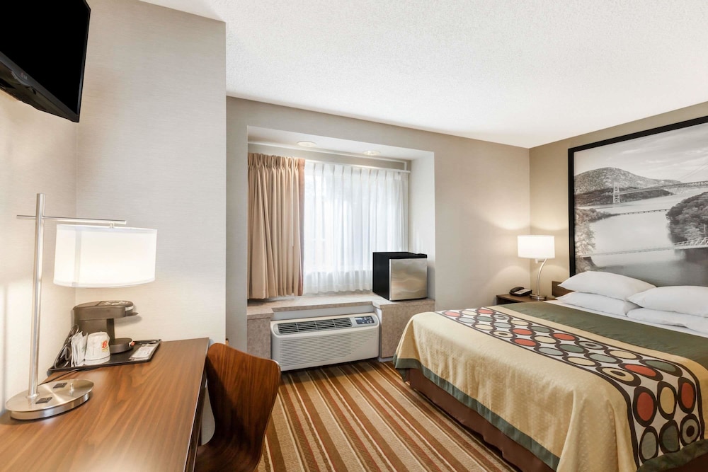 Room, 1 Queen Bed, Accessible, Non Smoking (Bathtub) - Photo 6