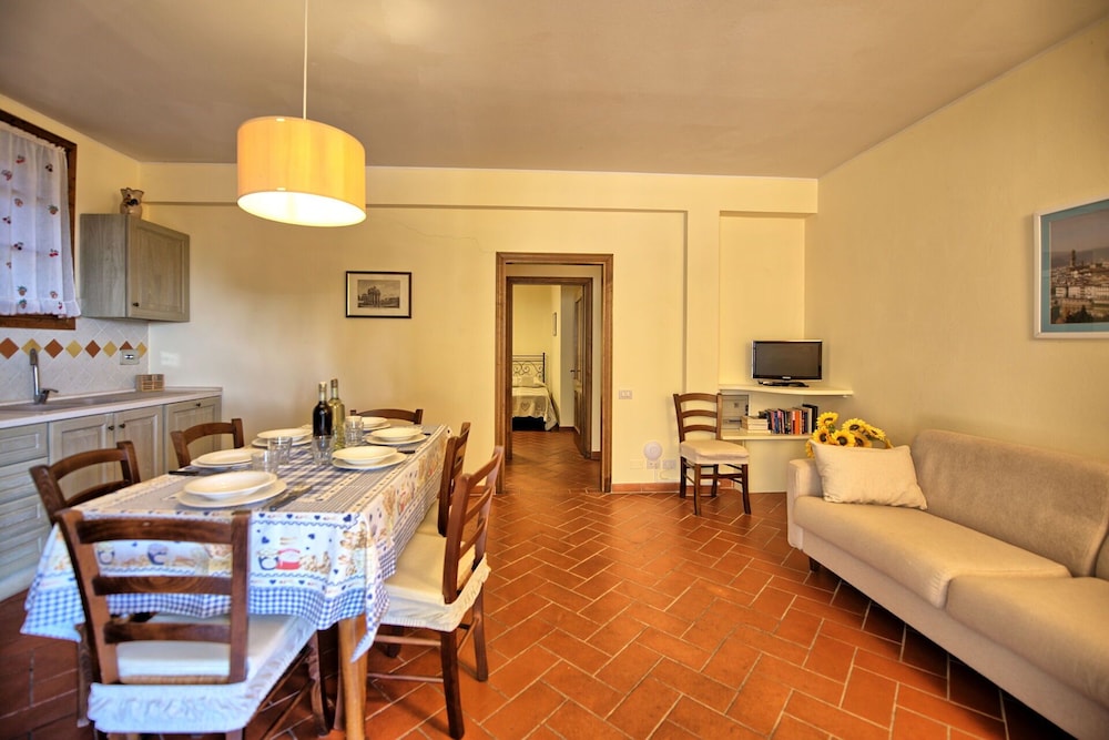 Panoramic Apartment, 3 Bedrooms (Casa Rossa 4) photo 2