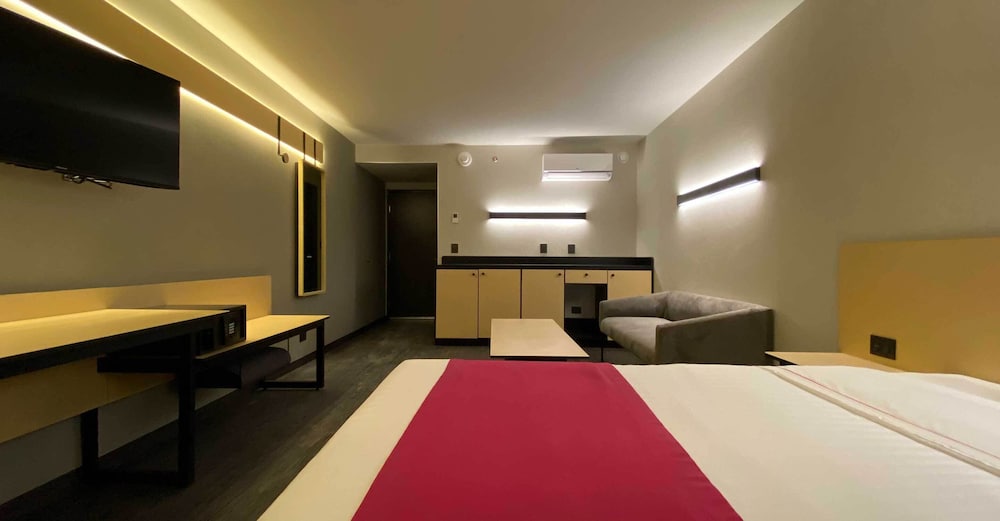 Suite, 1 King Bed with Sofa bed, Non Smoking - Photo 4