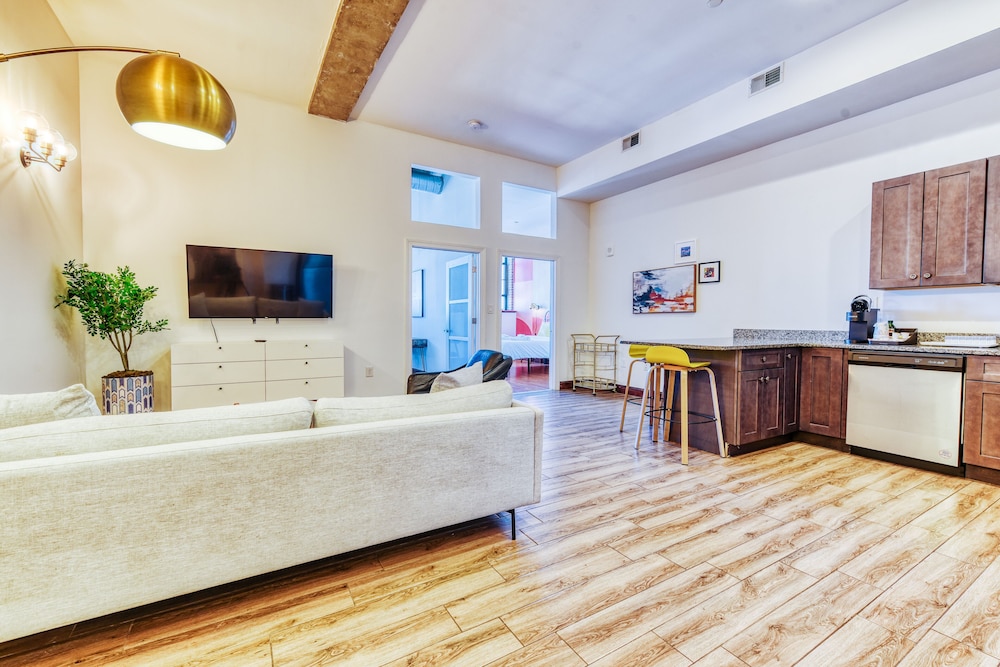 Apartment, 2 Bedrooms - Photo 3
