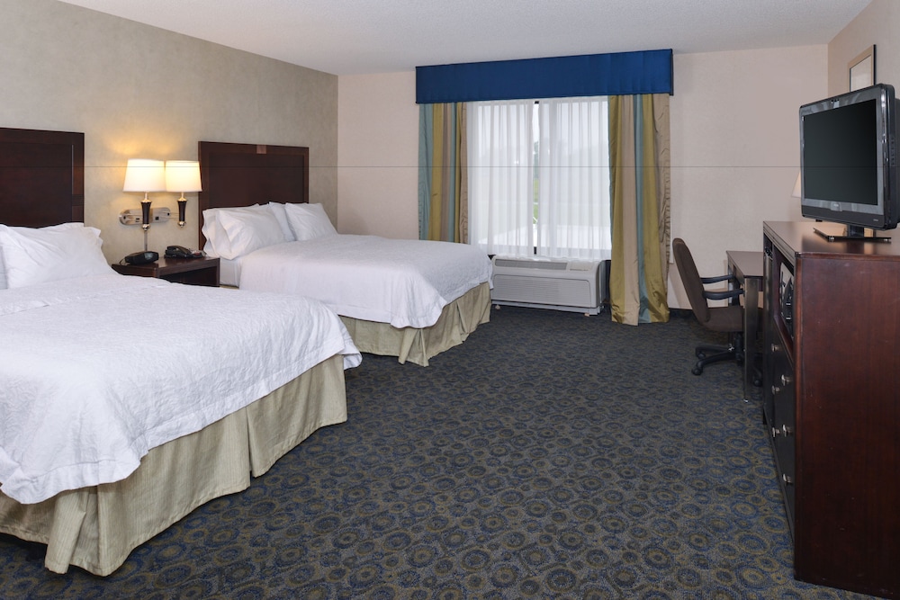 Two Queen Beds, Non-Smoking, Accessible - Photo 8