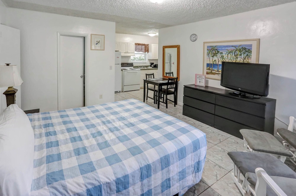 Comfort Studio, 1 Queen Bed