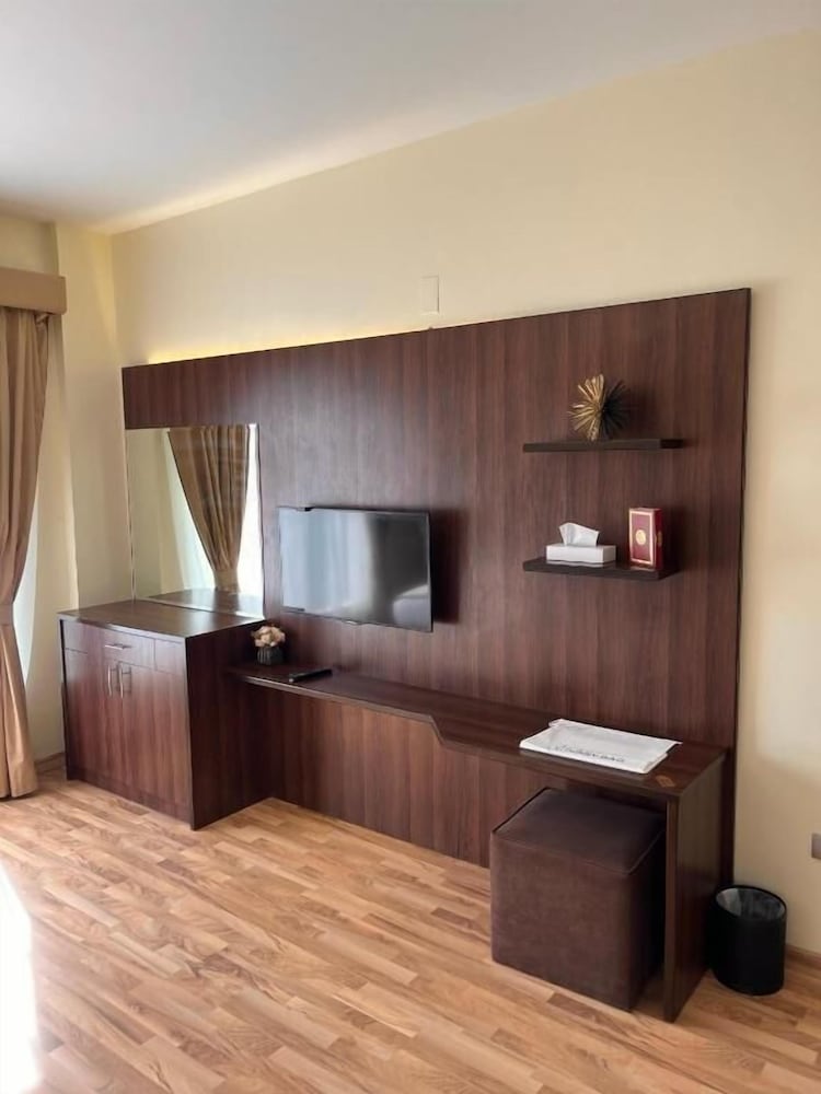 Royal Suite photo 2