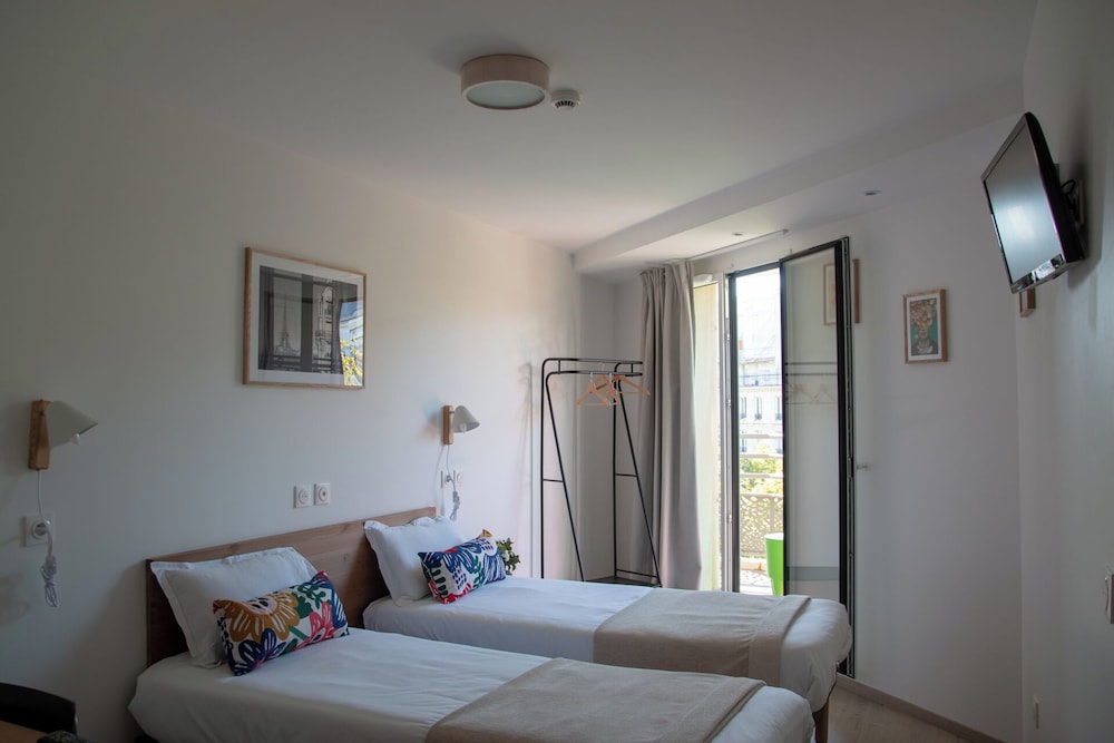 Twin room for 2 person with balcony photo 1