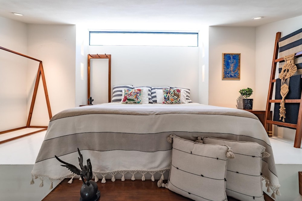 Condo, Multiple Beds (2073 - Mixie 307) photo 1