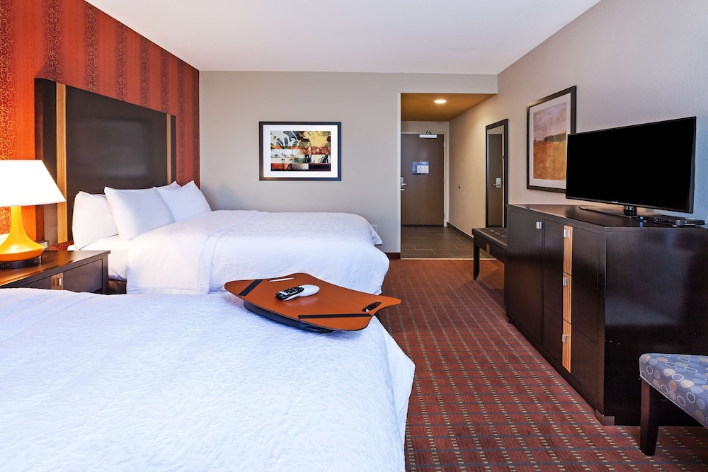 Room, 2 Queen Beds, Non Smoking, Refrigerator photo 2
