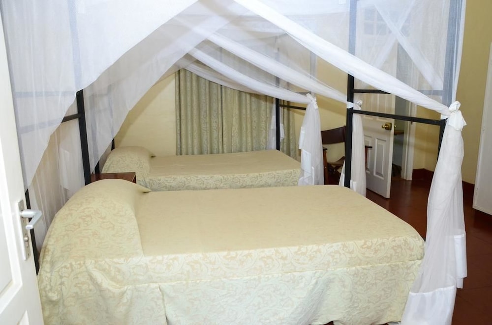 Deluxe Twin Room - Photo 2