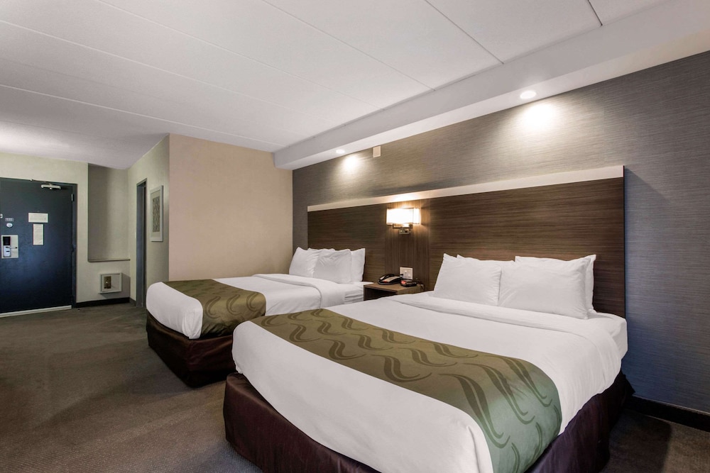 Room, 2 Queen Beds photo 2