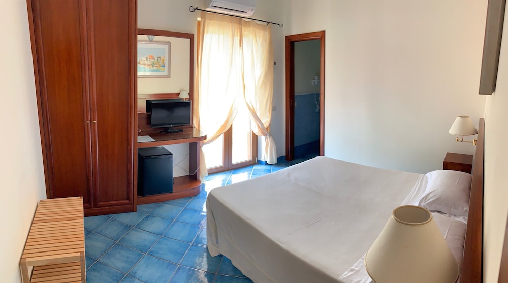 Double Or Twin Room photo 1
