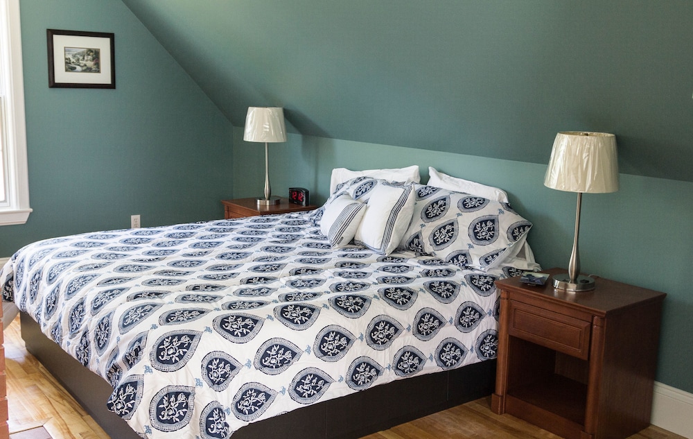 Premier Studio Suite, 1 King Bed, Non Smoking, Bay View