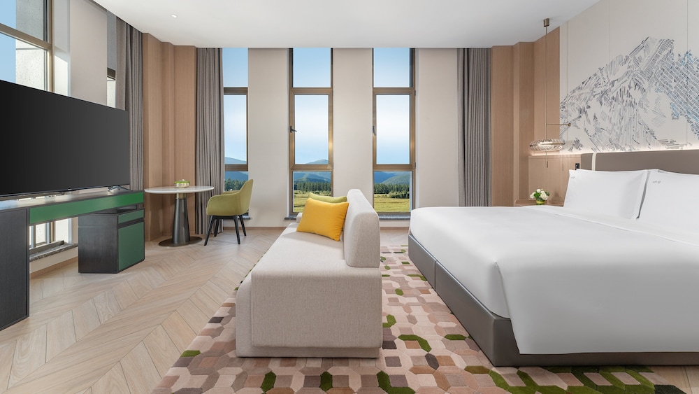 Premium Room, 1 King Bed (High Floor)