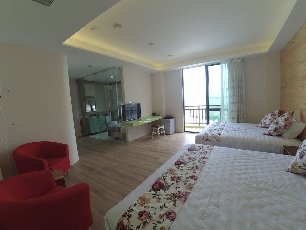Premium Quadruple Room, 1 Bedroom photo 2