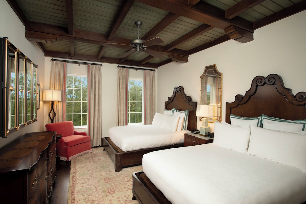 Suite, 2 Queen Beds (Cloister - Main Bldng, Cloister View) photo 1