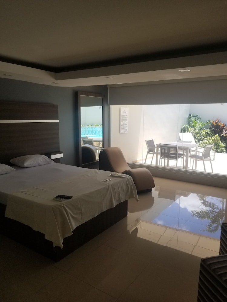 Superior Double Room, 1 Queen Bed, Non Smoking photo 2