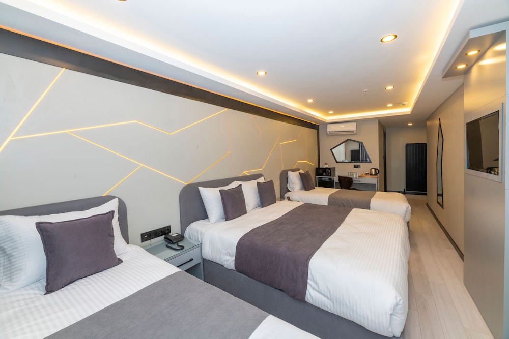 Deluxe Quadruple Room photo 3
