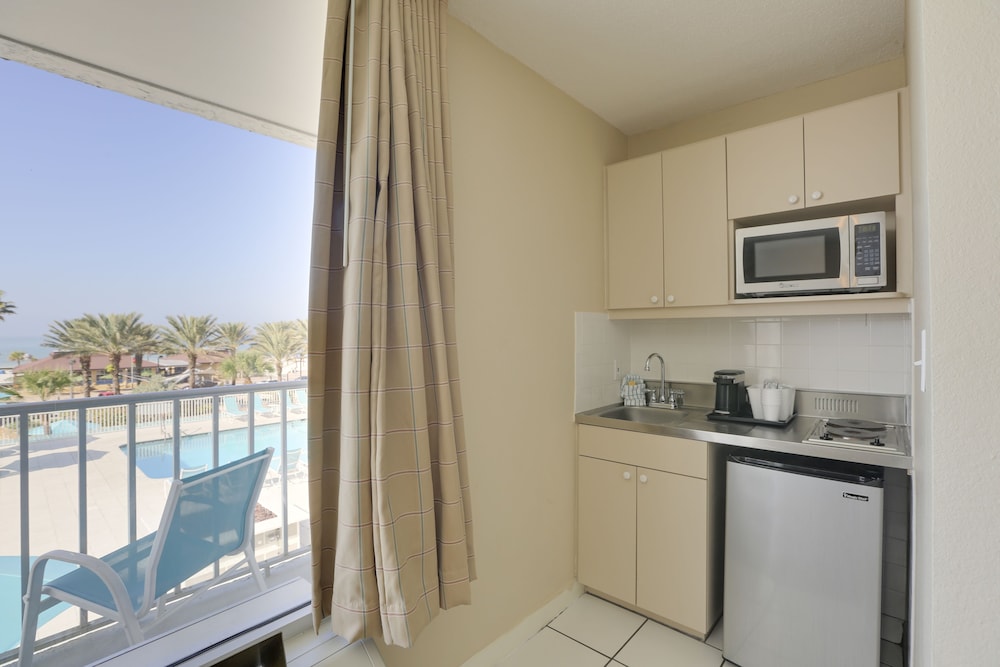 Studio, 2 Queen Beds, Non Smoking, Pool View photo 2