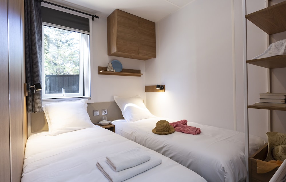 Mobile Home, 3 Bedrooms photo 3
