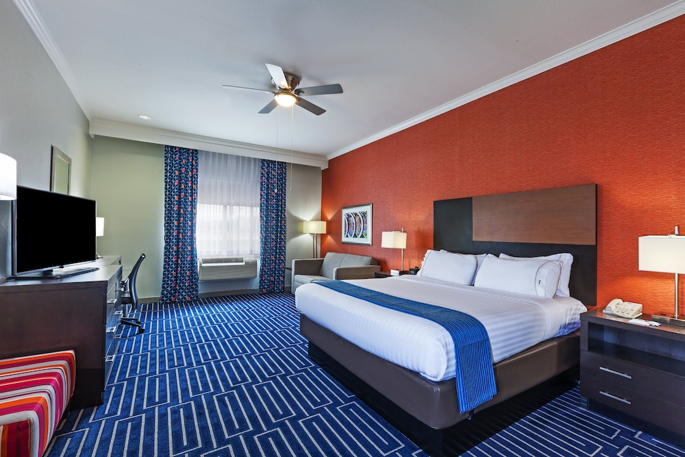 Standard Room, 1 King Bed - Photo 3