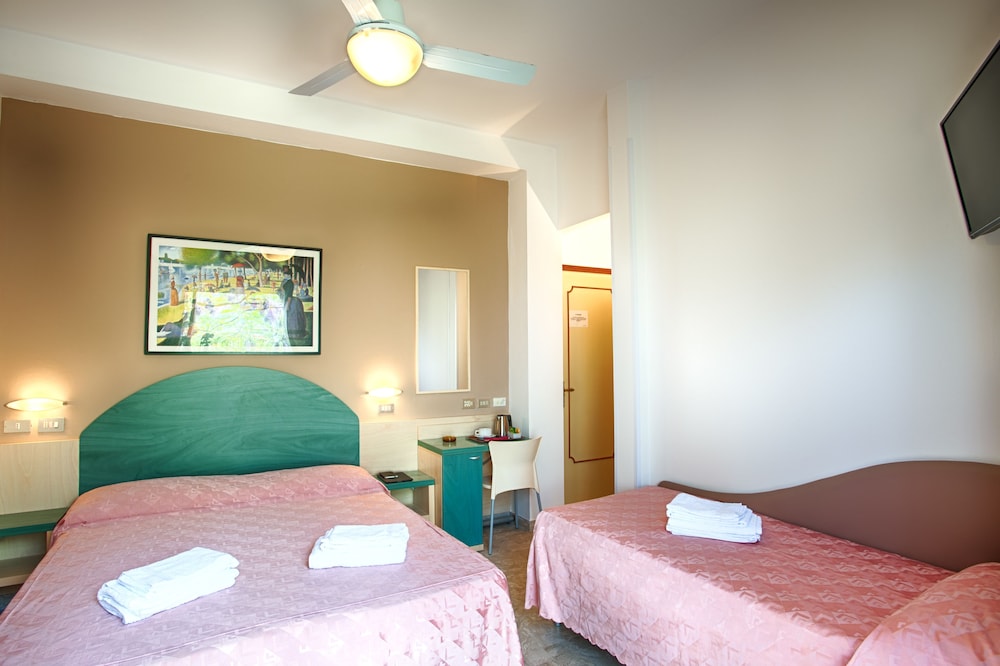 Classic Quadruple Room